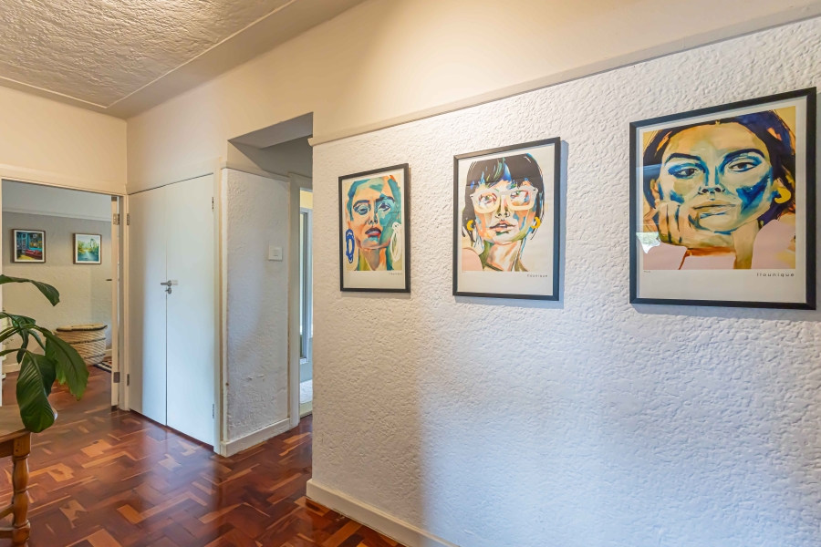 2 Bedroom Property for Sale in Sea Point Western Cape